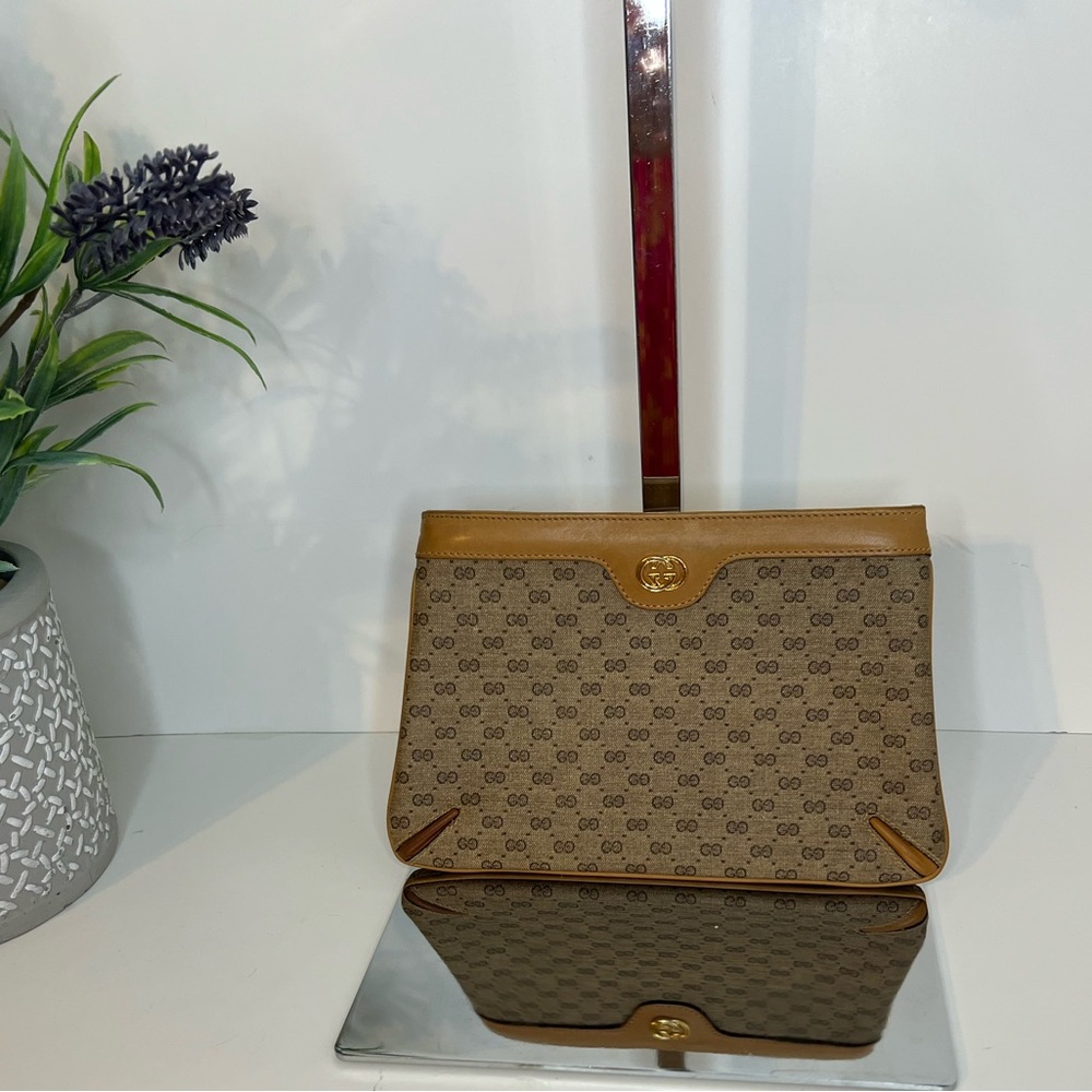 Authentic vintage GUCCI GG supreme coated canvas pouch clutch